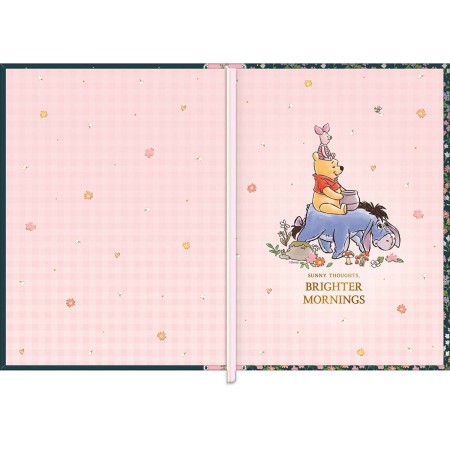 Foto ilustrativa Agenda Costurada Diária 17,6 x 23,9cm Pooh 2027