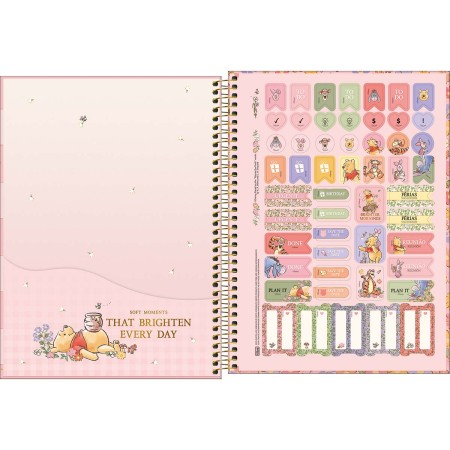 Foto ilustrativa Caderno Espiral Capa Dura Universitário Connect 20 Matérias Pooh 320 Folhas