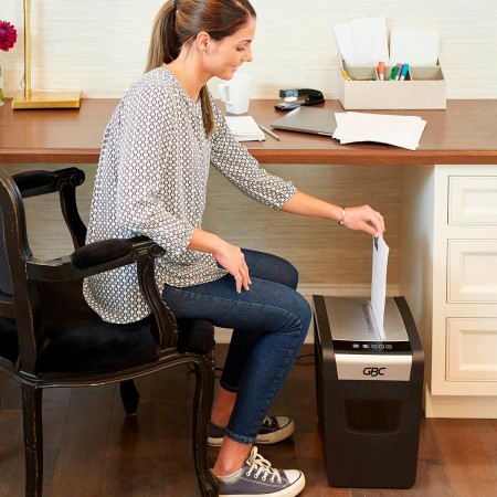 Foto ilustrativa Fragmentadora de papel Tilibra 12 folhas - PSX12-06 127V