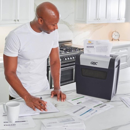 Foto ilustrativa Fragmentadora de papel Tilibra 8 folhas - PX08-04 127V