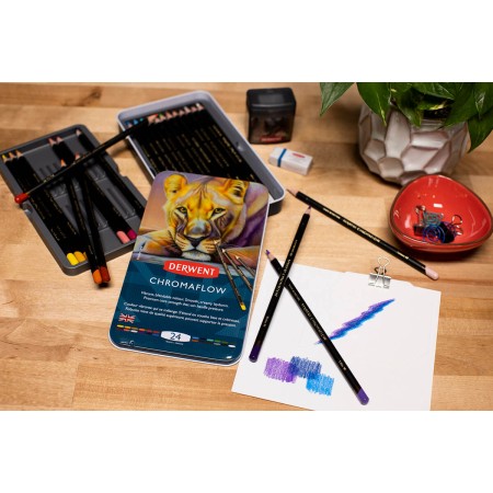 Foto ilustrativa Lápis de Cor Permanente Chromaflow 24 Cores Estojo Lata
