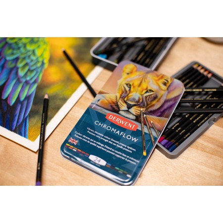 Foto ilustrativa Lápis de Cor Permanente Chromaflow 24 Cores Estojo Lata