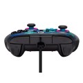 Foto ilustrativa Controle Advantage com fio PowerA para XBOX Serie X|S - Fortnite