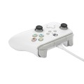 Foto ilustrativa Controle com fio Power-A para XBOX Serie X|S - Branco