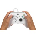 Foto ilustrativa Controle com fio Power-A para XBOX Serie X|S - Branco