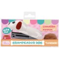 Foto ilustrativa Grampeador 15 Folhas com Extrator Dog com Pompom
