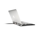 Foto ilustrativa SafeDock para MacBook® Air 13″